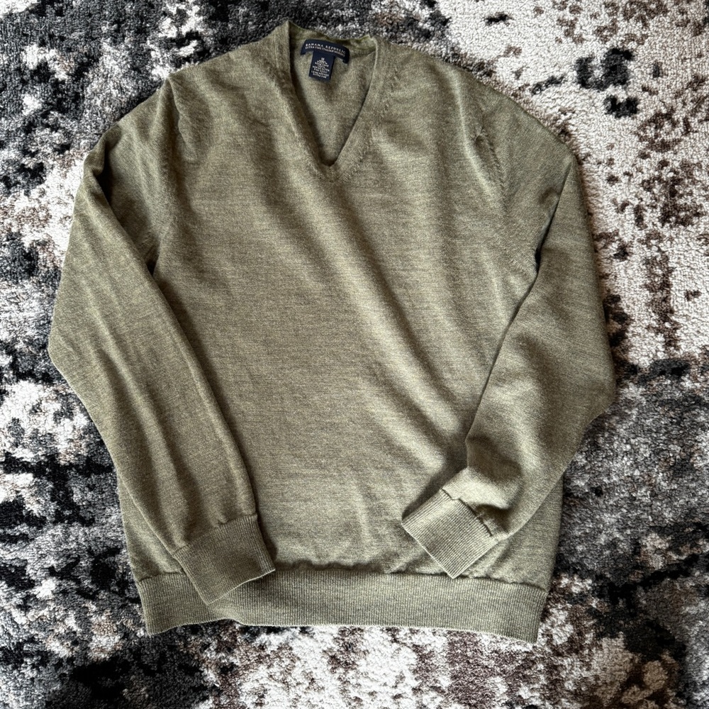 Banana Republic V Neck